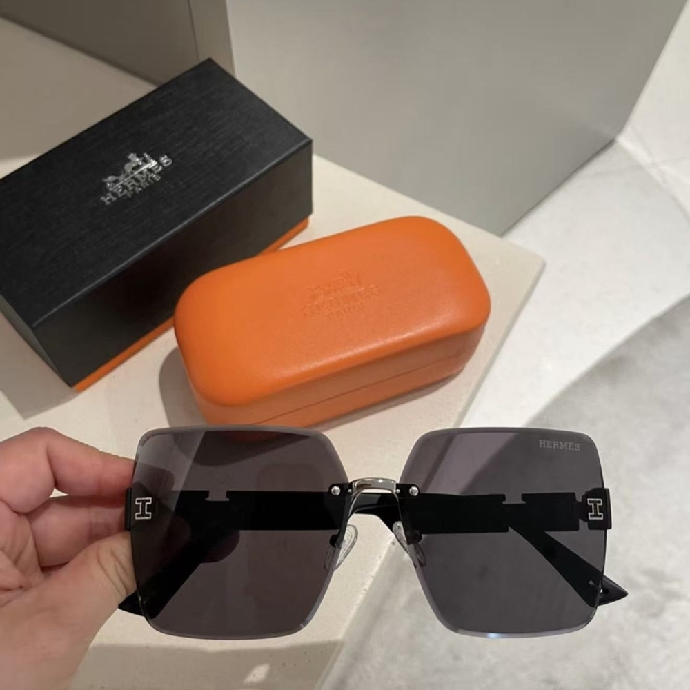Hermès Rimless Square Sunglasses - Picture 2 of 4